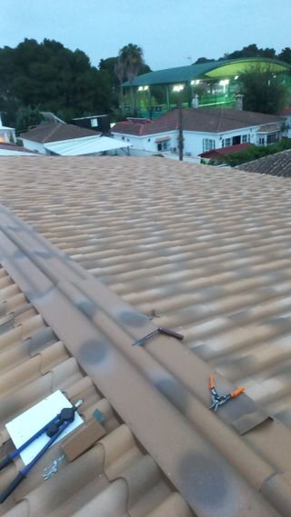 Porches de hierro i aparcamiento etc