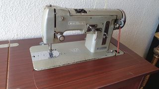 Máquina de coser WERTHEIM