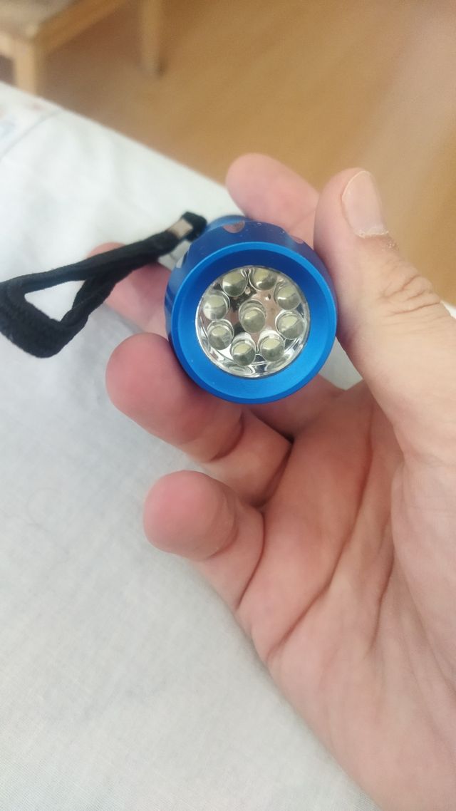 Linterna táctica led