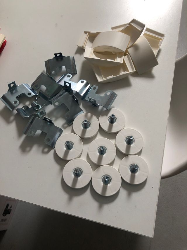 patas reguladoras y otras piezas ikea