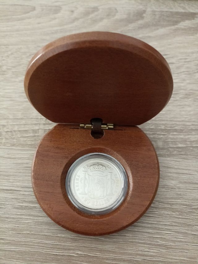 Moneda 20 reales