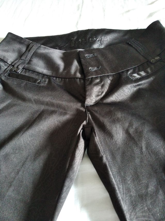 pantalón de raso como nuevo