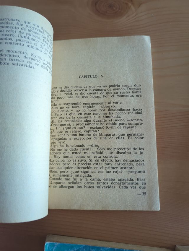 Pack de 4 libritos ciencia ficción espacial