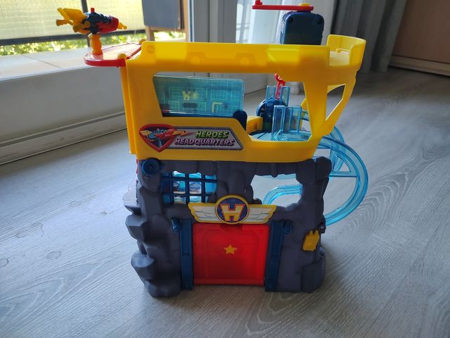 Superthings Heroes Headquarters