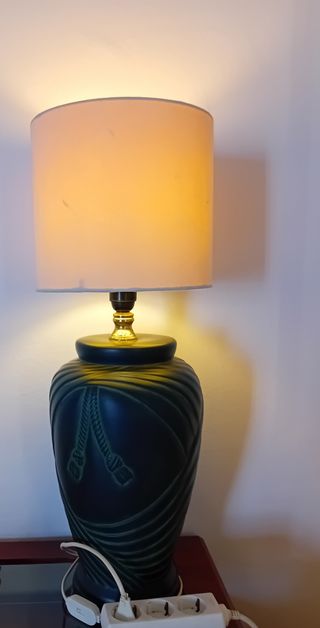 2 Lámparas de mesa.