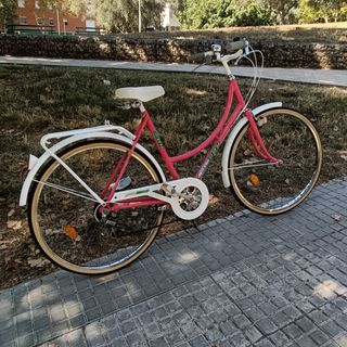 Alquiler bicicletas antiguas para imagen