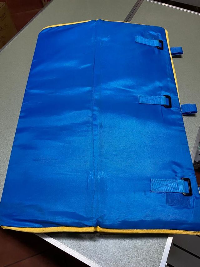 Cuna de viaje con forma de autobús