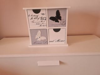 Cajonera decorativa de madera