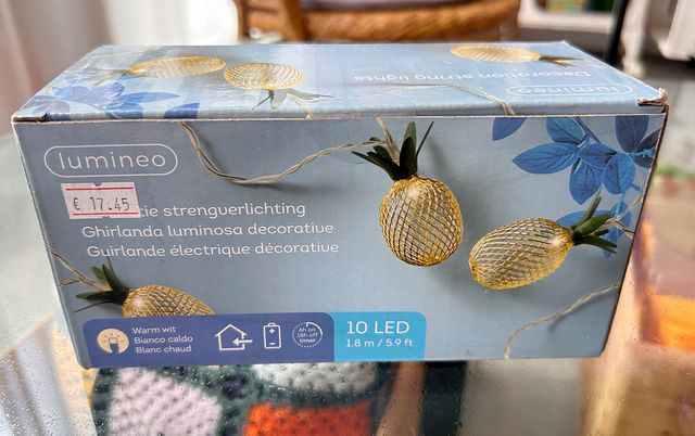 Grinalda de luz LED em forma de abacaxi