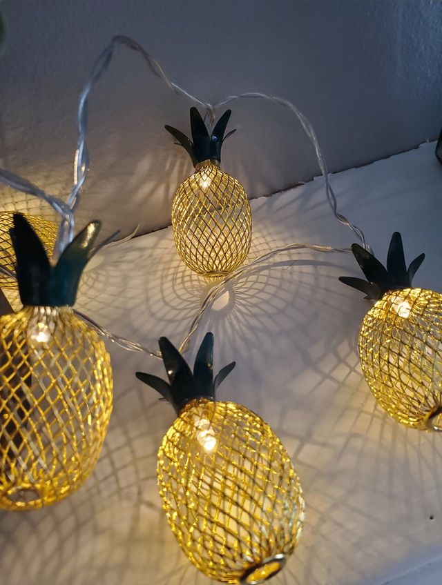 Grinalda de luz LED em forma de abacaxi