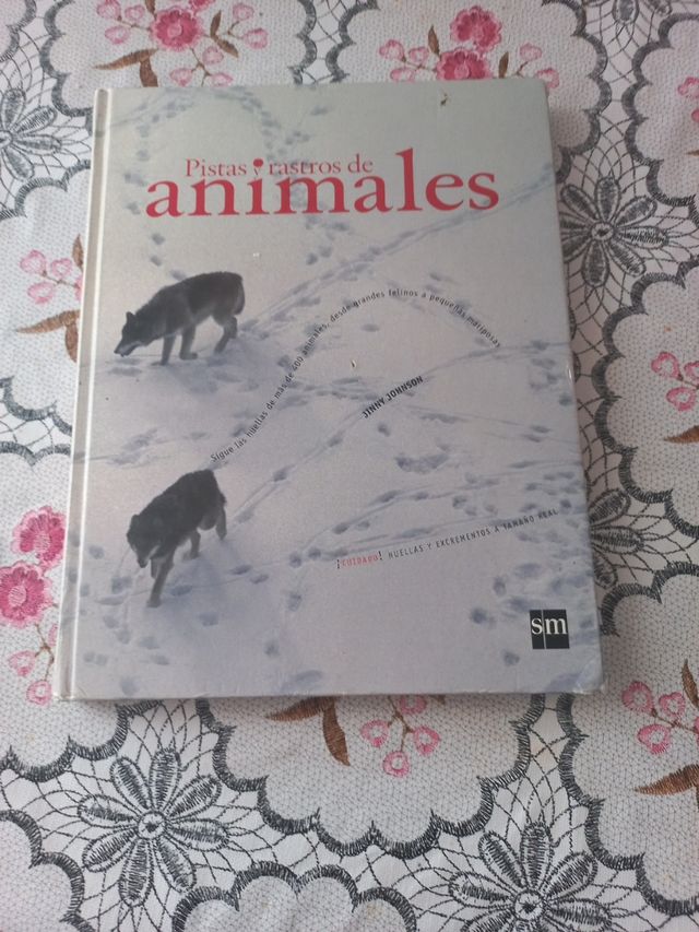 libro de pistas y rastros de animales