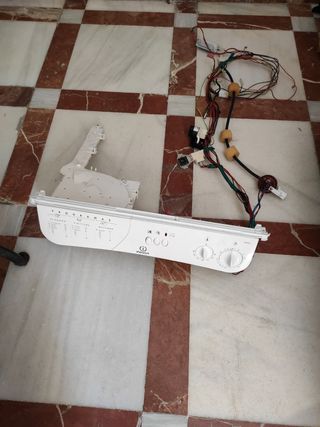 Despiece lavadora Indesit W4521.