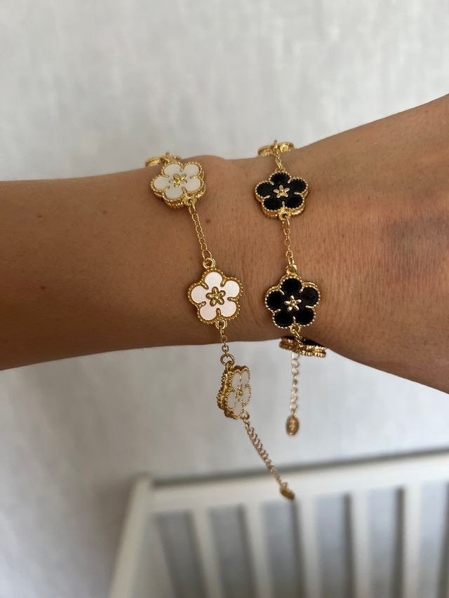 Pulsera de flores de mujer
