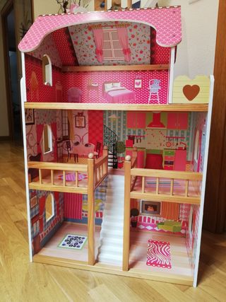 Preciosa casa de muñecas grande