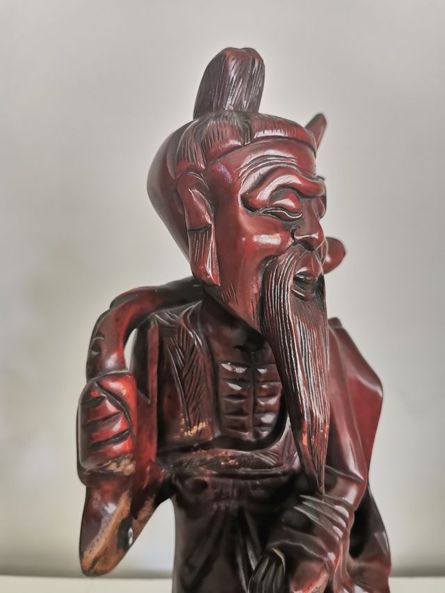 Anciano Pescador . Madera Tallada. Siglo XX.