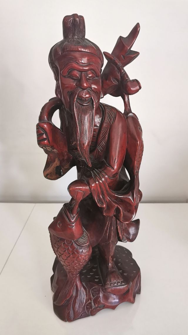 Anciano Pescador . Madera Tallada. Siglo XX.