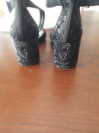 Zapatos Pedrería Negros