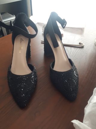 Zapatos Pedrería Negros
