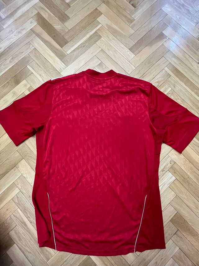 ANTIGUA CAMISETA LIVERPOOL 2010/2011