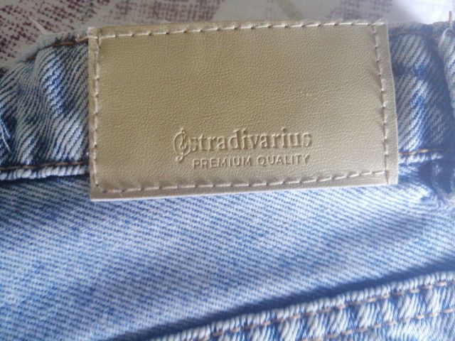 Vaquero corto Stradivarius