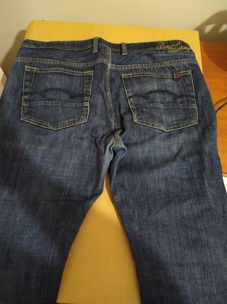 Pantalón vaquero azul talla 44.LLEVANDO 10 PRENDA