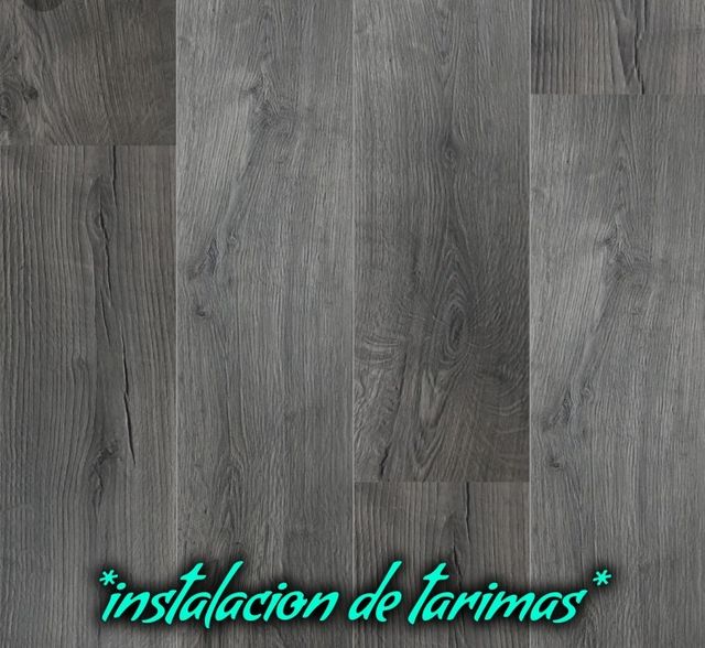 Installazione di decking e vinile.