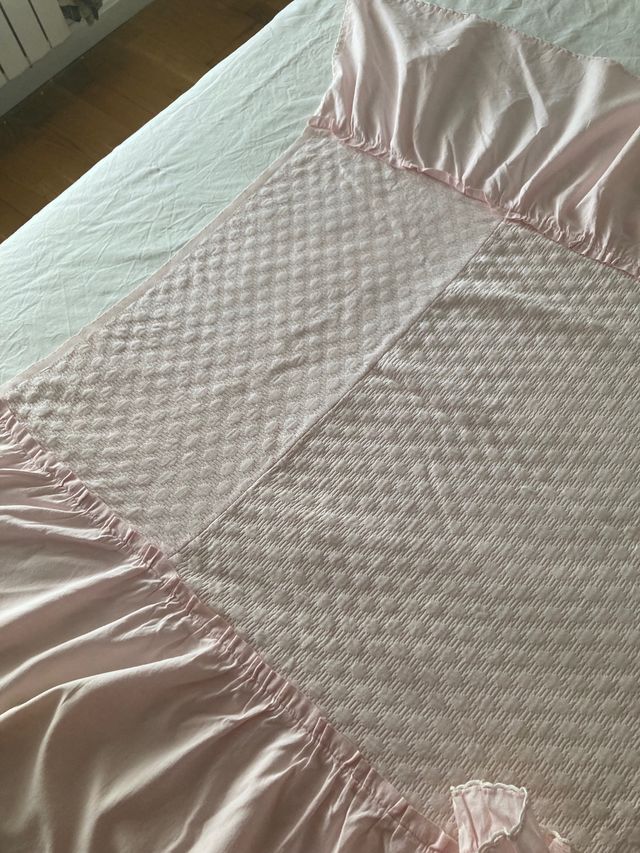 Colcha antigua de cuna