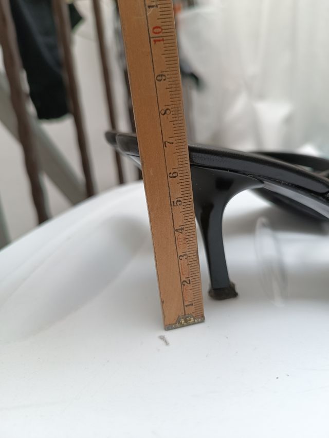 Sandali eleganti con strass