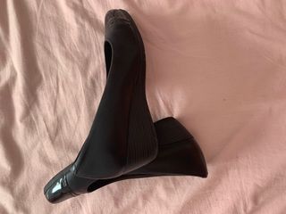 Zapato plataforma negro con punta brillante