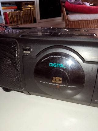 Radio CD Cassette Crown vintage. Años 80