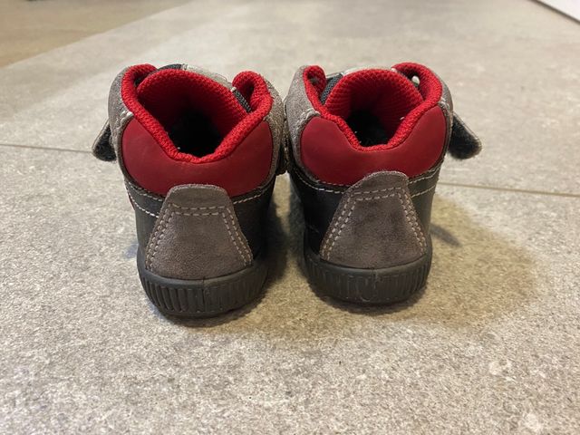 Bota marca Primigi talla 20