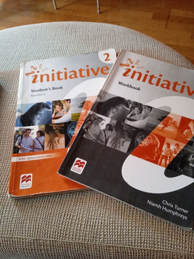 Iniciative 2. Student's book y workbook.