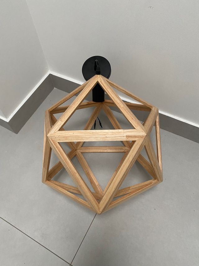 Lampada da soffitto in legno