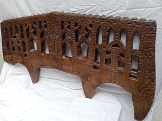 Yugo tallado espectacular