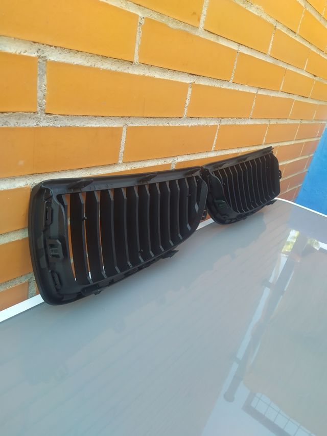 BMW E90 Rejillas/riñones Negros PERFECTO ESTADO.