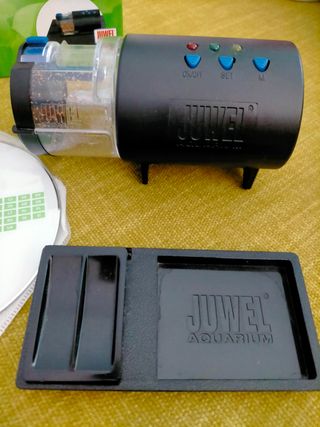 distributore cibo acquario juwel 