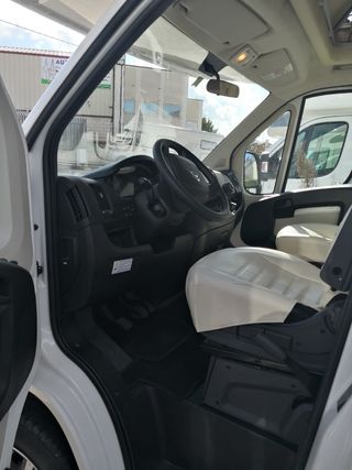 AUTOCARAVANA ALQUILER VILLAVICIOSA