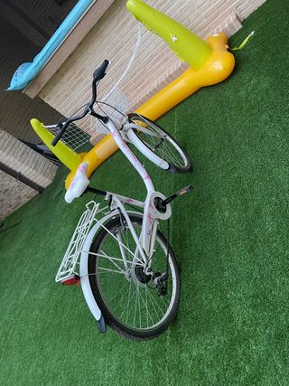 Bicicleta niña de paseo precio negociable