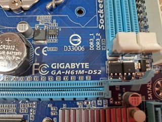 Placa GigaByte GA-H61M-DS2 (1155) FALLA RED