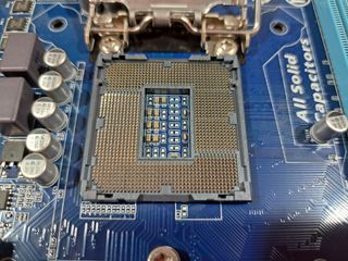 Placa GigaByte GA-H61M-DS2 (1155) FALLA RED