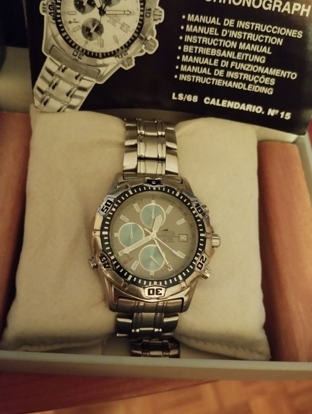Reloj Lotus Titanio Cronógrafo. Lumen.