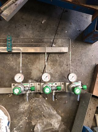 Instalación de gases para corte láser Praxair