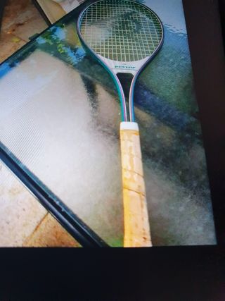 Tres Raqueta de tenis .