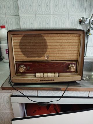 Radio Philips antigua , retro