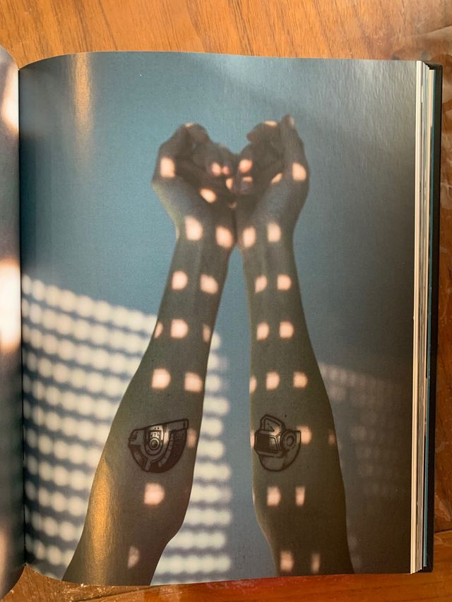 Libro "Around the corner"