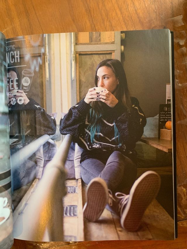 Libro "Around the corner"