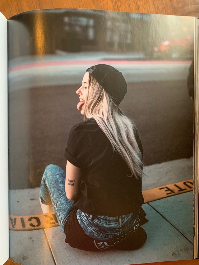 Libro "Around the corner"