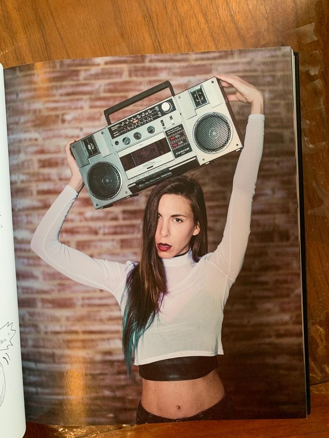 Libro "Around the corner"