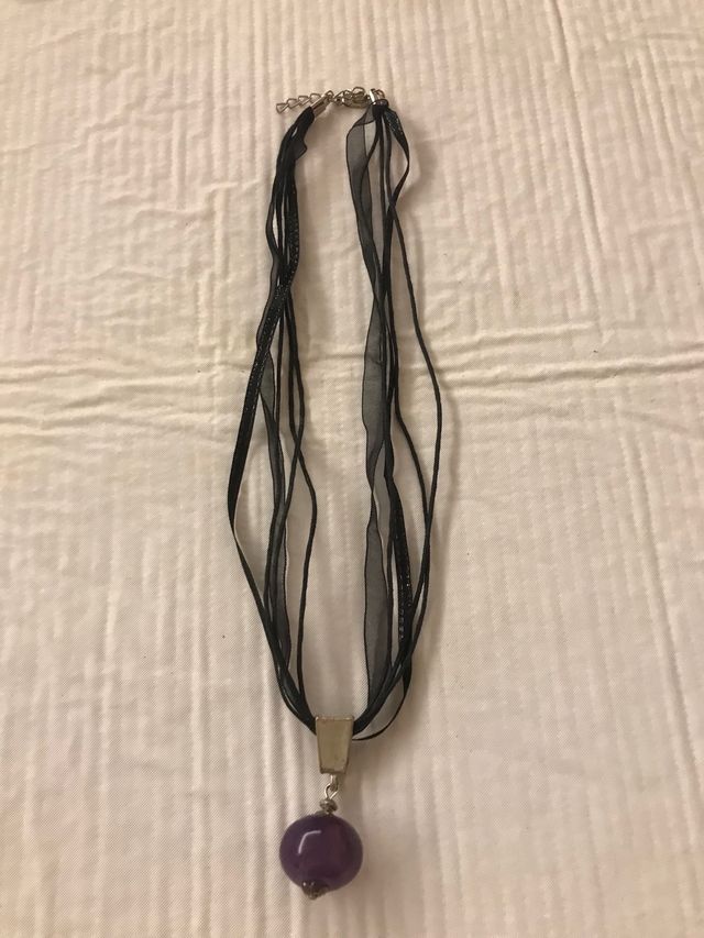Collana con pendente in pietra simil ametista