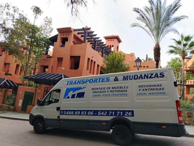 Vaciado mudanzas transporte...